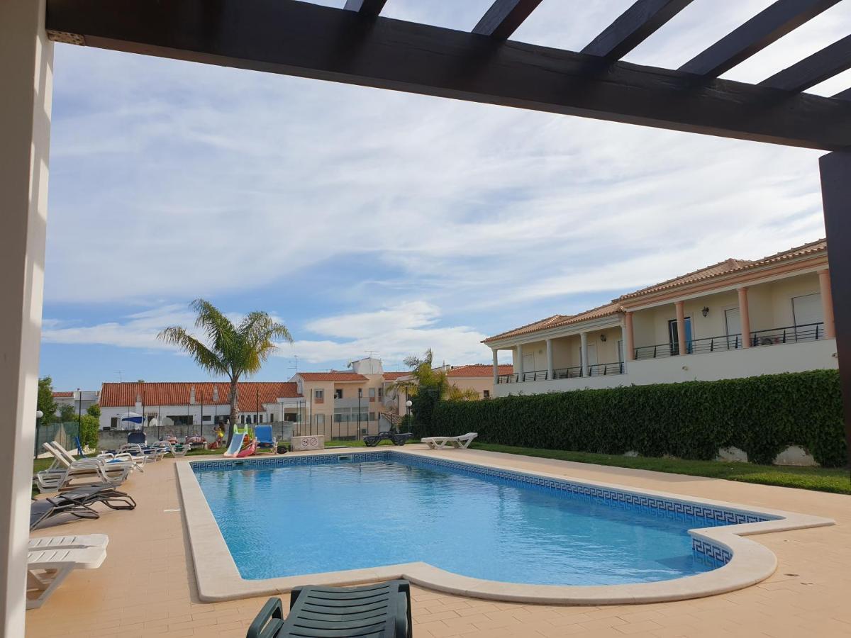 Oura Beach T1 Apartment Coral , Close To The Strip, Swimming Pool, Wi Fi, A/C Albufeira Kültér fotó